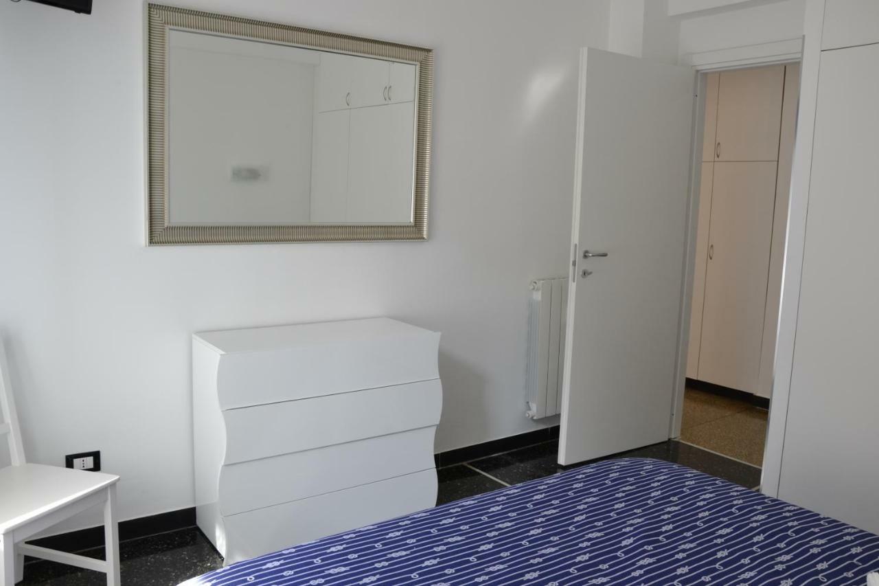 Il Nido Di Quarto Con Park Auto Macchine Piccole Segmento B Genua Exterior foto